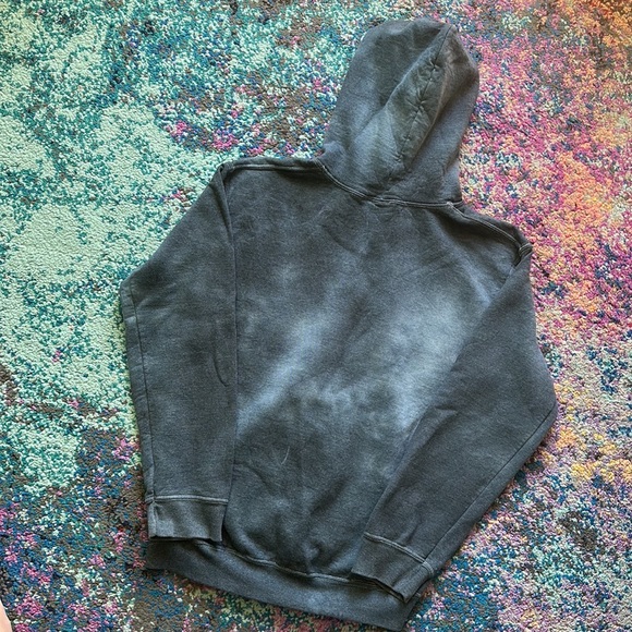 💔 Obey Lovely Hearts Sweatshirt💔 - Picture 4 of 9